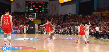 🤦‍♂️压哨送犯规！奈特干扰韦伯空接送两次罚球